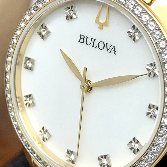 **NEW** Bulova Mother of Pearl Dial Ladies Watch - Picture 3 of 11